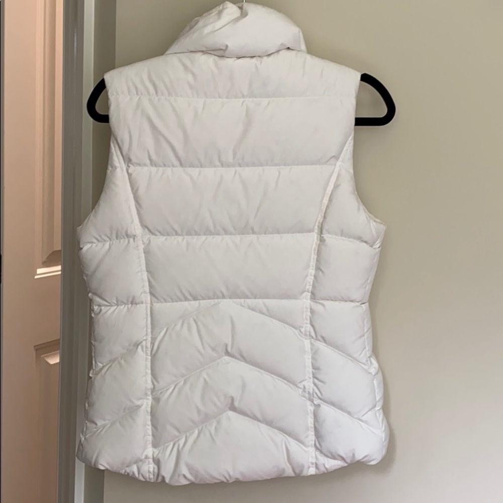 LIKE NEW! J.Crew Puffy Vest - Picture 3 of 4